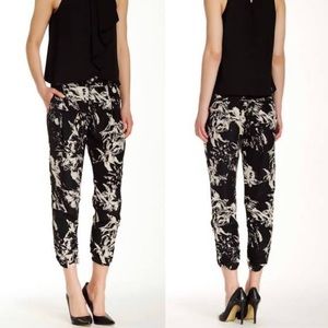 Parker mid rise pleated cropped pant with pockets